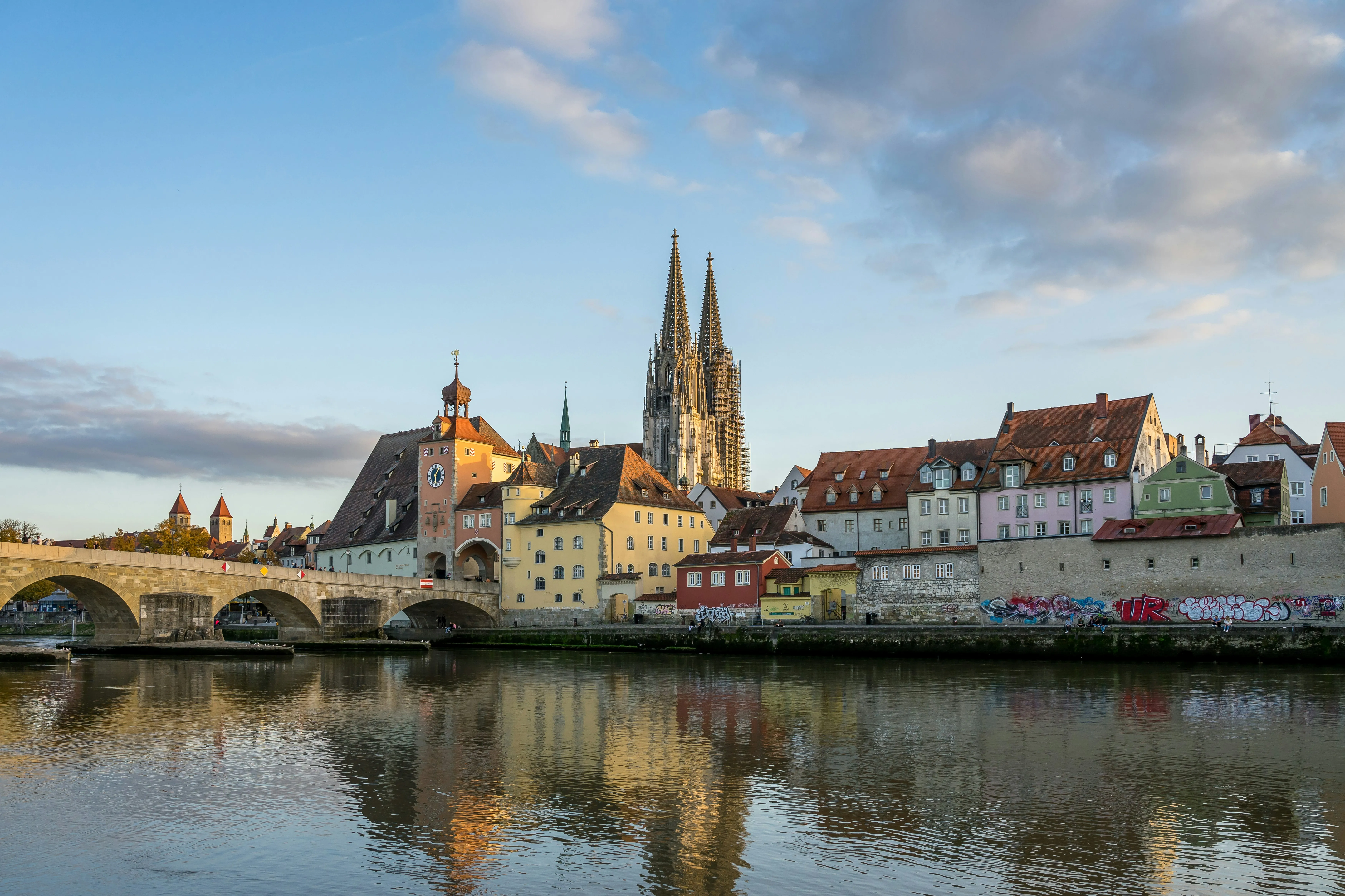 Panoramablick über Regensburg mit historischer Altstadt